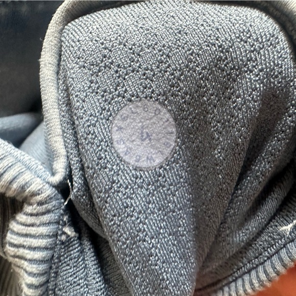 Lululemon Wunder Under Crop 23" Ribbed leggings in Washed Moon Blue. Size 4. - Picture 8 of 8